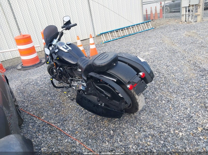 2021 Harley-davidson Sport glide VIN 1HD1YMJ16MB063608 IAAI salvage auction — LEFT SIDE, Salvage Title, sold $5,100 on 2026-07-07 (photo 3)