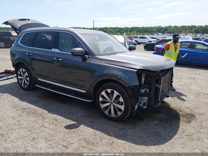 2020 Kia Telluride VIN 5XYP3DHC9LG068775 IAAI salvage auction — FRONT END, Salvage Title, sold $3,800 on 2026-07-27 (photo 1)
