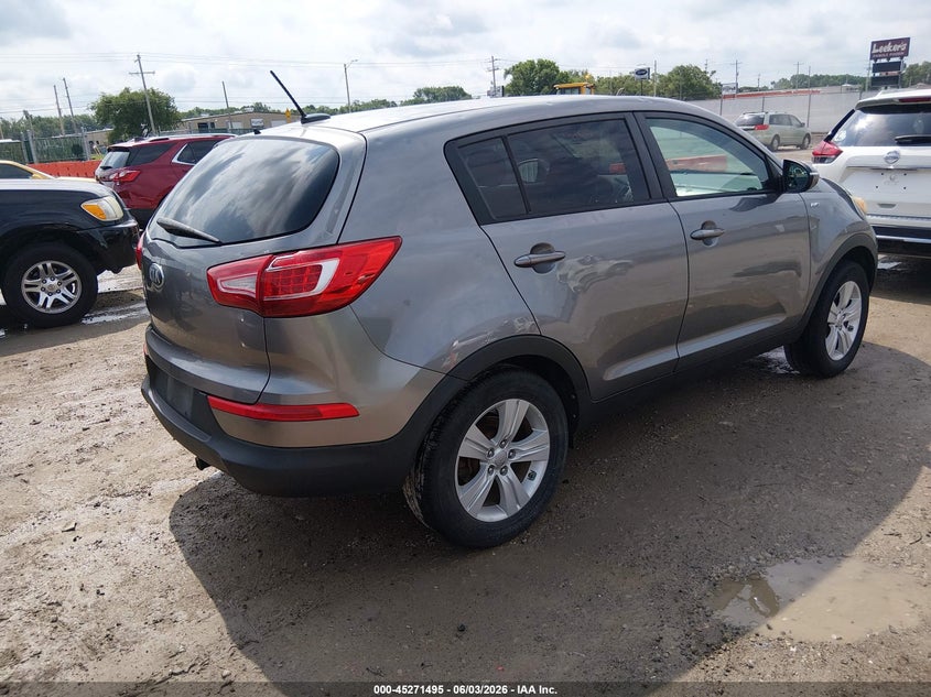 2013 Kia Sportage VIN KNDPBCA26D7364253 IAAI salvage auction — HAIL, Salvage Title, sold $1,800 on 2026-07-11 (photo 4)