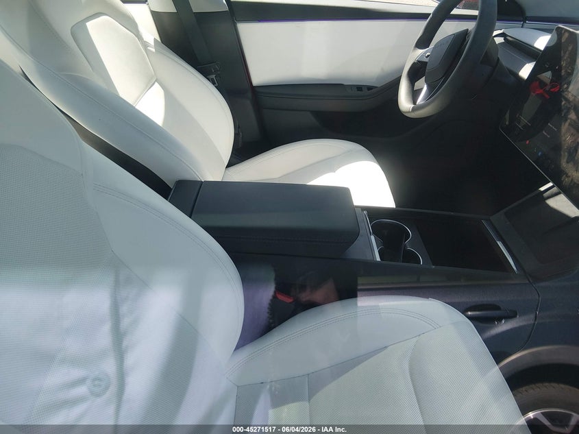 2025 Tesla Model 3 VIN 5YJ3E1EAXSF030407 IAAI salvage auction — FRONT & REAR, Salvage Title, sold $17,100 on 2026-07-07 (photo 5)