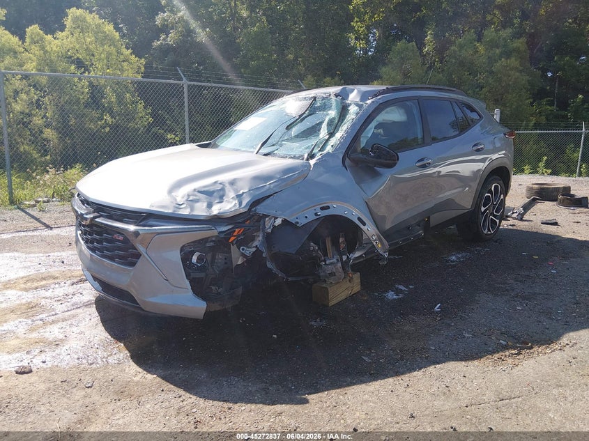 2025 Chevrolet Trax VIN KL77LJEP1SC163658 IAAI salvage auction — ROLLOVER, Salvage Title, sold $2,450 on 2026-08-01 (photo 2)