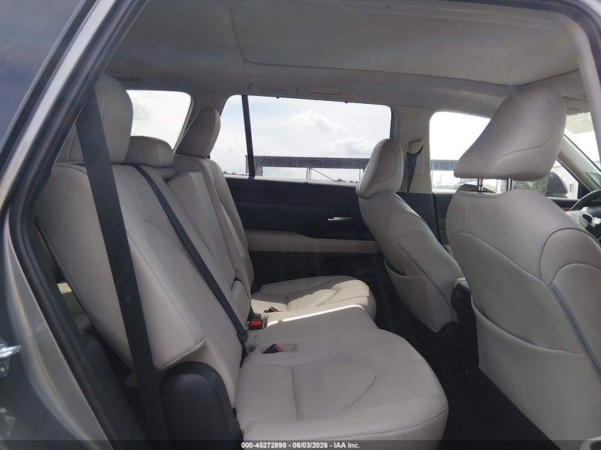 2025 Toyota Highlander VIN 5TDAAAA50SS033937 IAAI salvage auction — FRONT END, Salvage Title, sold $16,600 on 2026-07-08 (photo 8)
