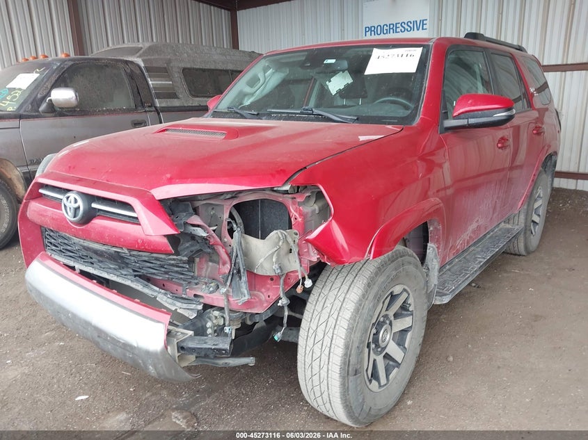 2020 Toyota 4runner VIN JTEBU5JR4L5816896 IAAI salvage auction — LEFT FRONT, Salvage Title, sold $10,900 on 2026-07-20 (photo 2)