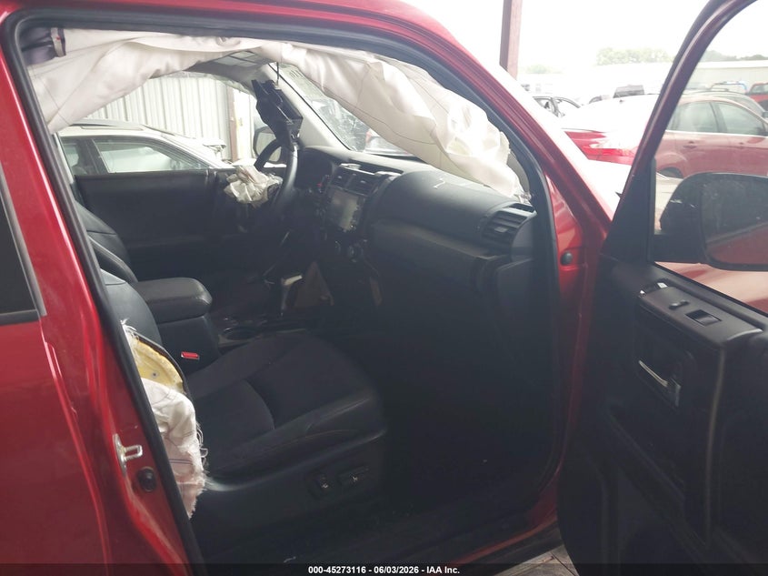 2020 Toyota 4runner VIN JTEBU5JR4L5816896 IAAI salvage auction — LEFT FRONT, Salvage Title, sold $10,900 on 2026-07-20 (photo 5)