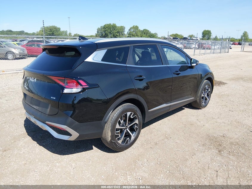 2023 Kia Sportage VIN KNDPVCAG2P7085065 IAAI salvage auction — SIDE, Salvage Title, sold $11,300 on 2026-07-09 (photo 4)