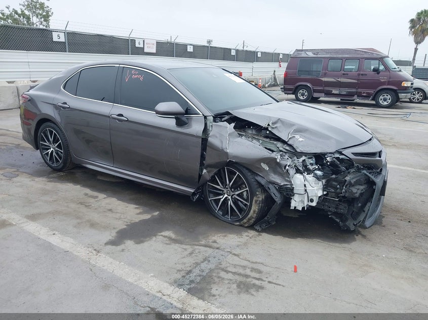 2024 Toyota Camry VIN 4T1G11AK0RU878305 — IAAI salvage auction photo