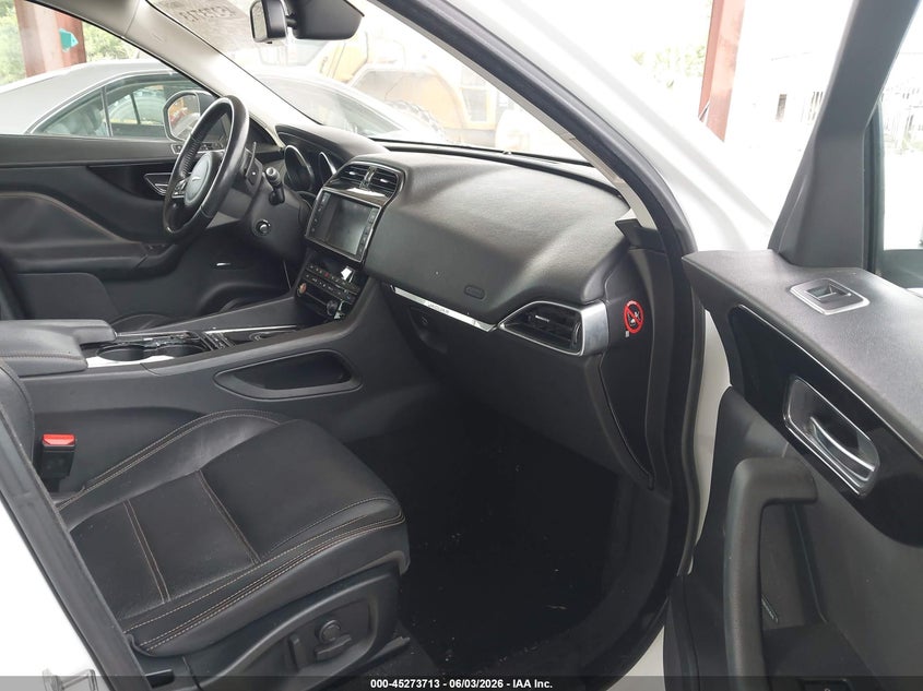 2017 Jaguar F-pace VIN SADCK2BN2HA099166 IAAI salvage auction — NORMAL WEAR, Salvage Title, sold $4,300 on 2026-09-11 (photo 5)