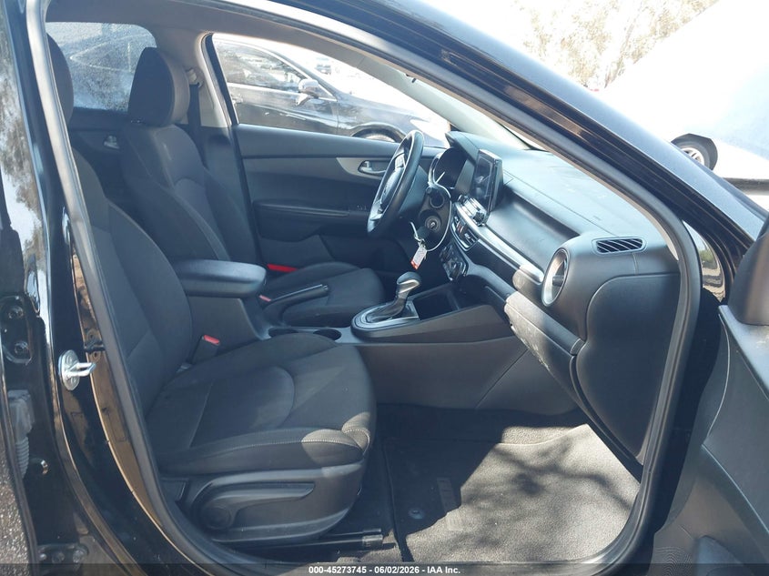 2019 Kia Forte VIN 3KPF24AD8KE077805 IAAI salvage auction — SIDE, Salvage Title, sold $1,950 on 2026-07-23 (photo 5)