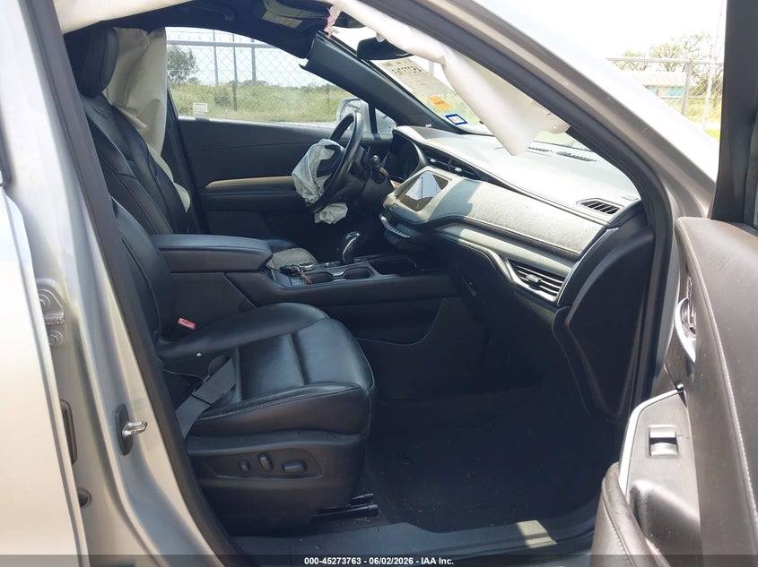 2019 Cadillac Xt4 VIN 1GYFZCR46KF228182 IAAI salvage auction — RIGHT FRONT, Salvage Title, sold $2,250 on 2026-08-01 (photo 5)