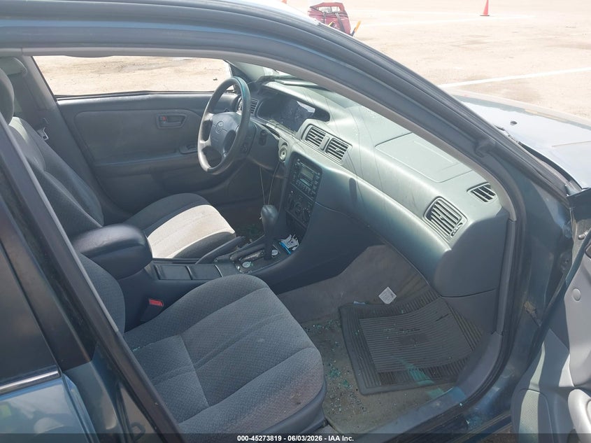 2001 Toyota Camry VIN JT2BG22K410598487 IAAI salvage auction — SIDE, Regular (South Dakota), sold $400 on 2026-07-14 (photo 5)