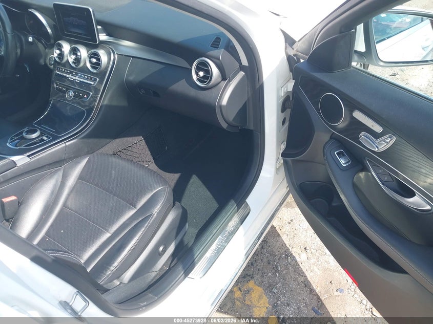 2017 Mercedes-benz C-klasse VIN WDDWF4JB9HR222050 IAAI salvage auction — REAR END, Salvage Title, sold $3,200 on 2026-07-22 (photo 5)