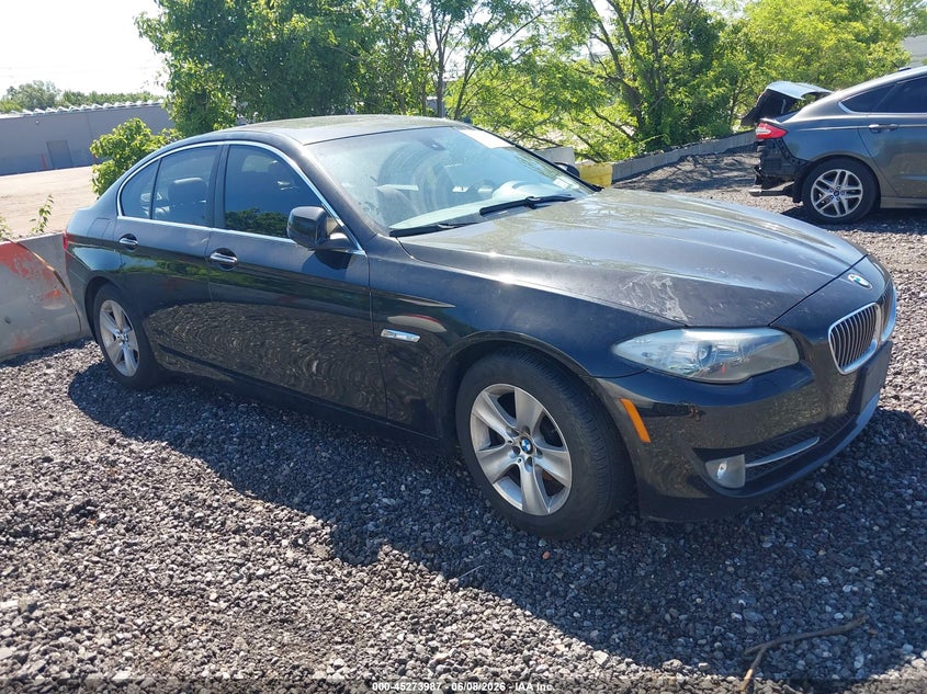 2013 BMW 5er VIN WBAXH5C58DD109409 IAAI salvage auction — WATER/FLOOD, Salvage Title, sold $425 on 2026-07-07 (photo 1)