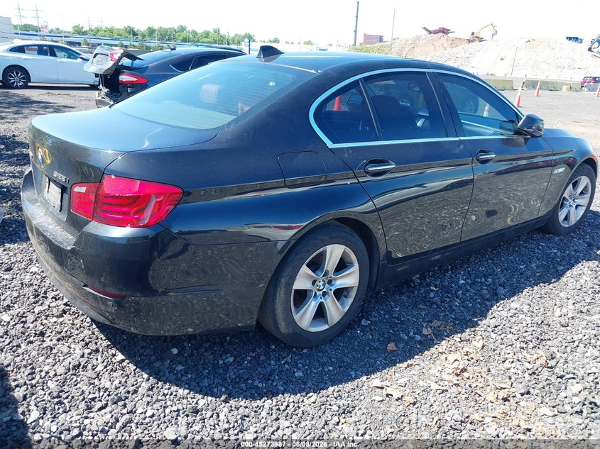 2013 BMW 5er VIN WBAXH5C58DD109409 IAAI salvage auction — WATER/FLOOD, Salvage Title, sold $425 on 2026-07-07 (photo 4)