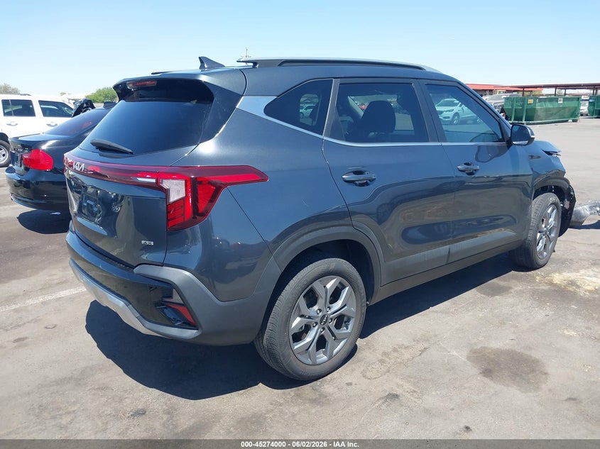 2024 Kia Seltos VIN KNDEUCAA9R7496889 IAAI salvage auction — RIGHT FRONT, Salvage Title, sold $7,700 on 2026-07-13 (photo 4)