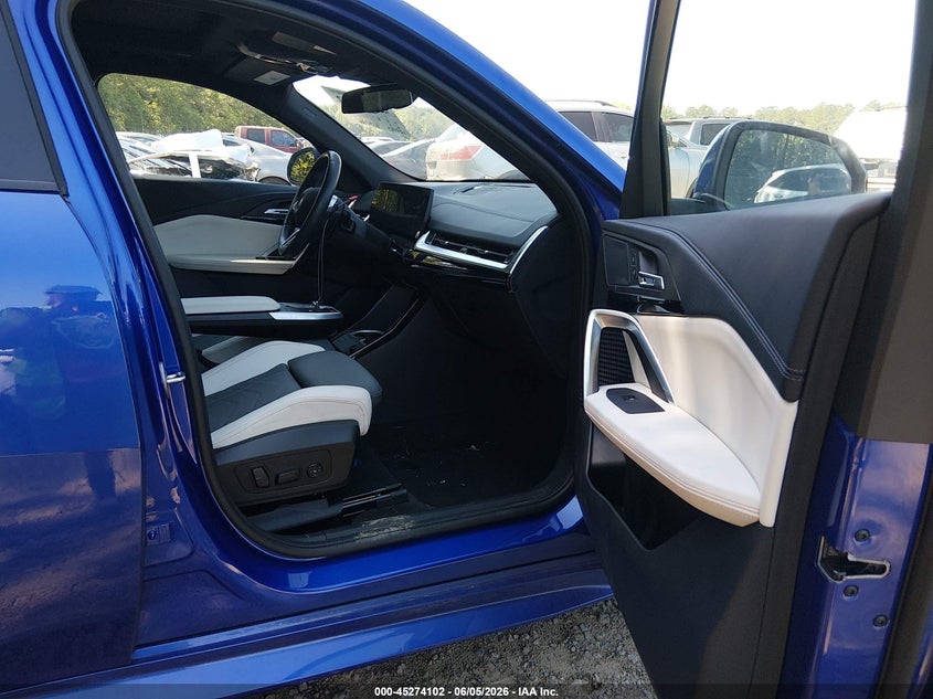 2025 BMW X2 VIN WBX63GM03S5067916 IAAI salvage auction — LEFT FRONT, Salvage Title, sold $19,550 on 2026-09-08 (photo 5)