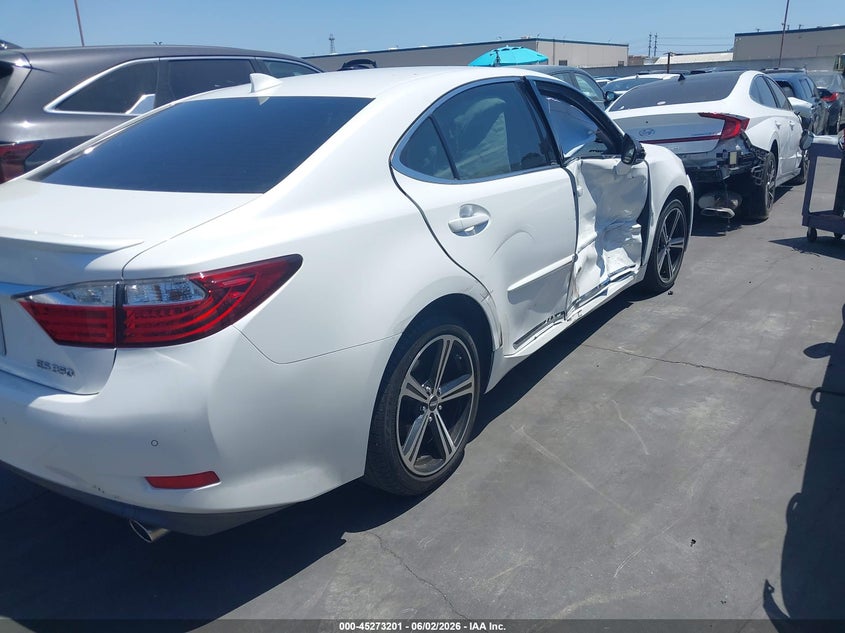 2015 Lexus ES VIN JTHBK1GG9F2174625 IAAI salvage auction — RIGHT SIDE, Salvage Title, sold $3,050 on 2026-07-08 (photo 4)