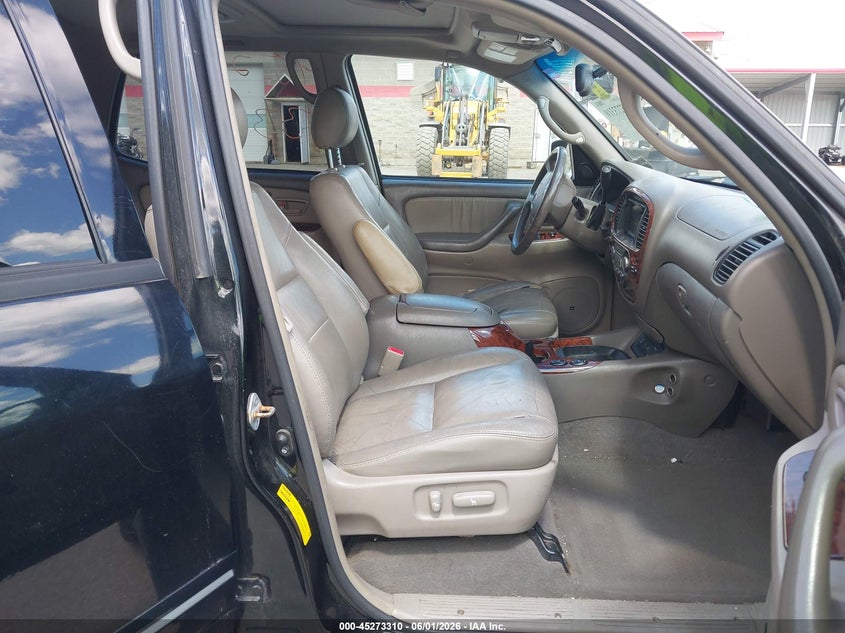 2005 Toyota Sequoia VIN 5TDBT48A65S251095 IAAI salvage auction — NORMAL WEAR, Original (Maine), sold $850 on 2026-07-13 (photo 5)