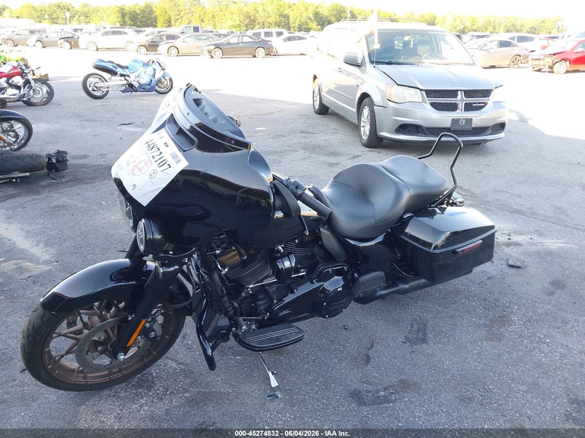 2022 Harley-davidson Street glide VIN 1HD1ABL13NB621955 IAAI salvage auction — RIGHT SIDE, Salvage (North Carolina), sold $9,750 on 2026-09-15 (photo 2)