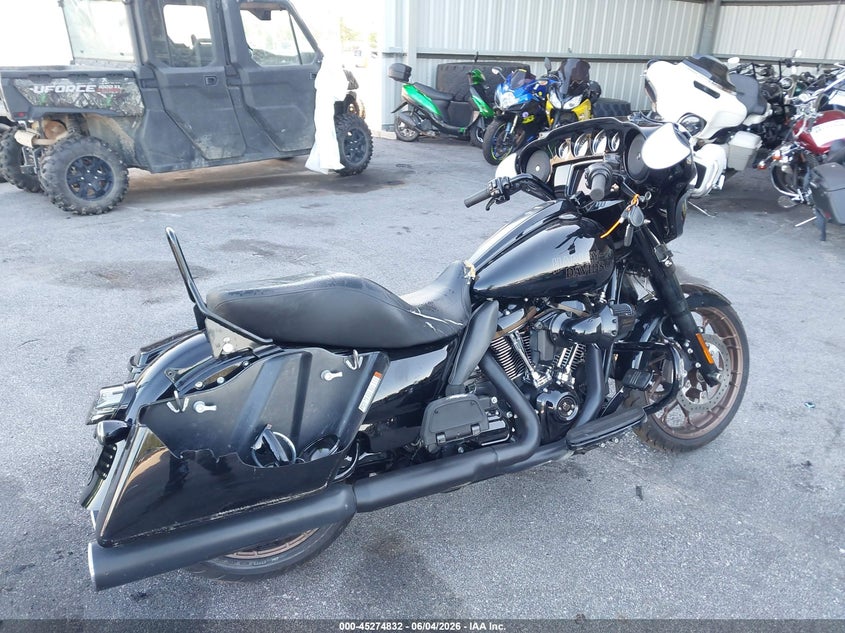 2022 Harley-davidson Street glide VIN 1HD1ABL13NB621955 IAAI salvage auction — RIGHT SIDE, Salvage (North Carolina), sold $9,750 on 2026-09-15 (photo 4)