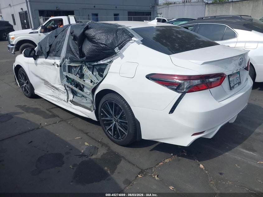 2024 Toyota Camry VIN 4T1G11AK5RU882706 IAAI salvage auction — SIDE, Salvage Title, sold $7,200 on 2026-07-31 (photo 3)