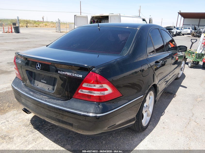 2005 Mercedes-benz C-klasse VIN WDBRF40J15F657480 IAAI salvage auction — LEFT SIDE, Salvage (Texas), sold $250 on 2026-07-22 (photo 4)