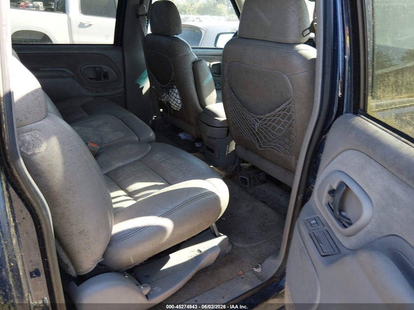 1999 Chevrolet Suburban 1500 VIN 3GNFK16RXXG258975 IAAI salvage auction — NORMAL WEAR, Clear-Dealer Only (Montana), sold $550 on 2026-07-08 (photo 8)