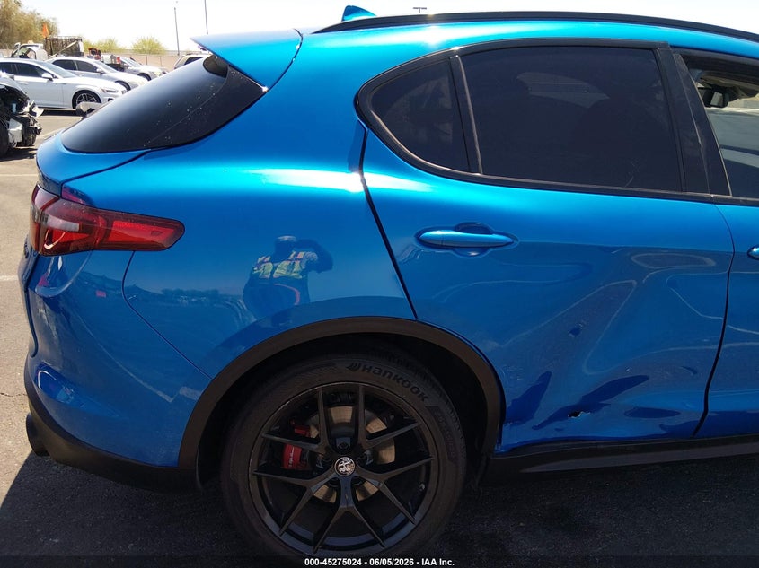 2019 Alfa romeo Stelvio VIN ZASPAJAN5K7C48774 IAAI salvage auction — RIGHT SIDE, Wait Title, sold $6,200 on 2026-09-11 (photo 6)