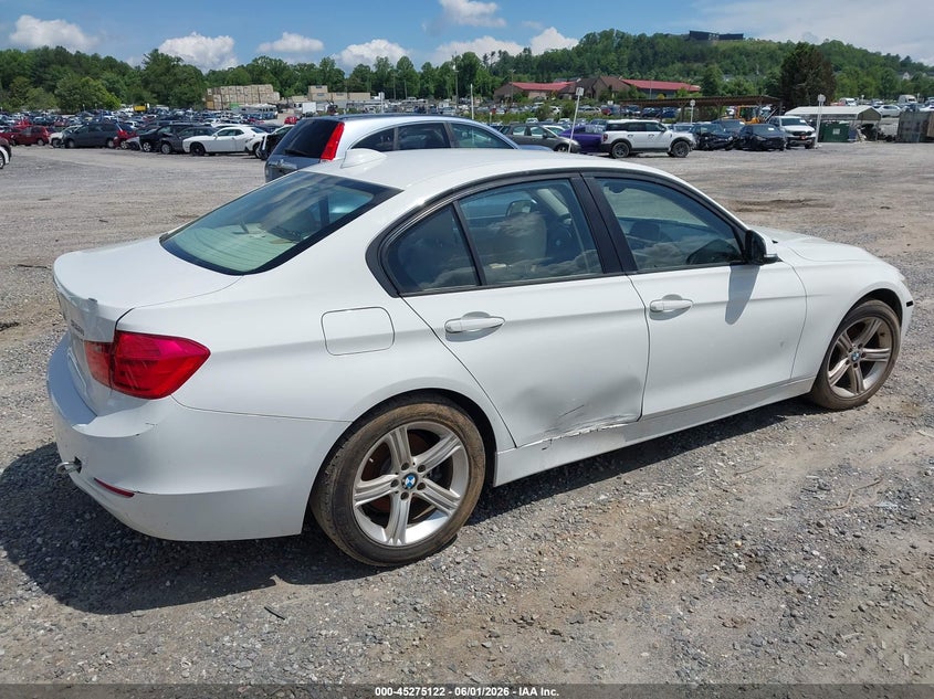 2014 BMW VIN WBA3B1C5XEK134012 IAAI salvage auction — NORMAL WEAR, Salvage Title, sold $325 on 2026-07-17 (photo 4)