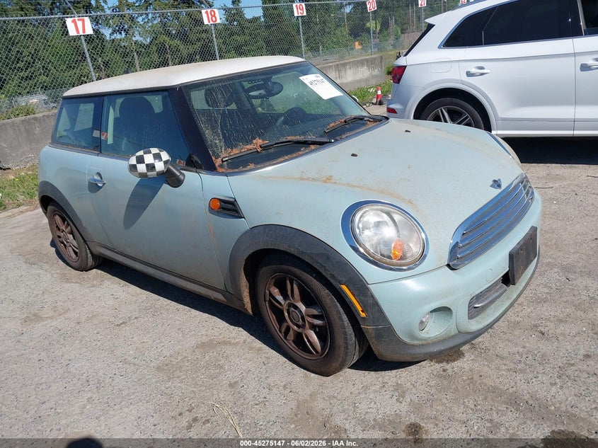 2013 Mini Hard top VIN WMWSU3C53DT686462 IAAI salvage auction — NORMAL WEAR, Clear (Washington), sold $375 on 2026-07-29 (photo 1)