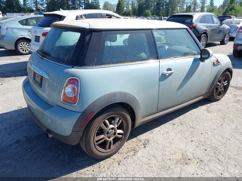 2013 Mini Hard top VIN WMWSU3C53DT686462 IAAI salvage auction — NORMAL WEAR, Clear (Washington), sold $375 on 2026-07-29 (photo 4)