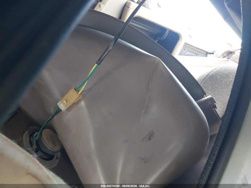 2001 International 9000-series VIN 2HSCEAER81C000714 IAAI salvage auction — ROLLOVER, Salvage (Texas), sold $3,850 on 2026-07-08 (photo 8)
