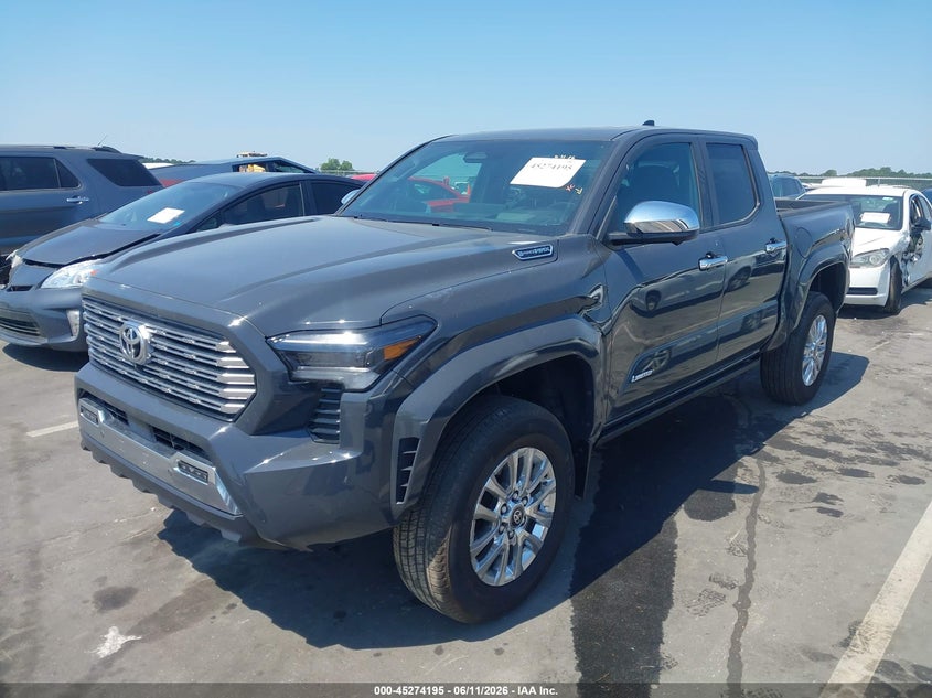 2025 Toyota Tacoma VIN 3TYLC5LN8ST028433 IAAI salvage auction — RIGHT FRONT, Salvage (North Carolina), sold $33,000 on 2026-07-30 (photo 2)