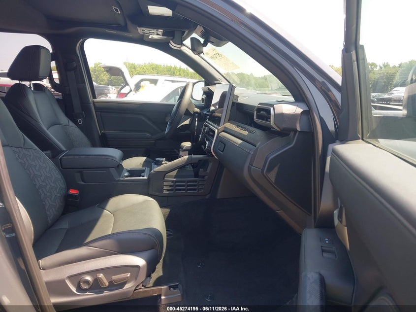 2025 Toyota Tacoma VIN 3TYLC5LN8ST028433 IAAI salvage auction — RIGHT FRONT, Salvage (North Carolina), sold $33,000 on 2026-07-30 (photo 5)