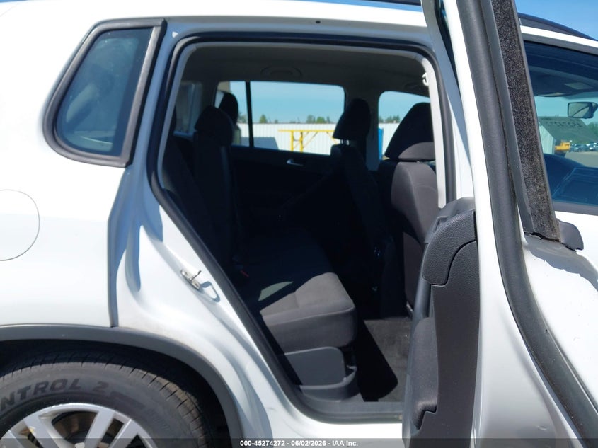 2015 Volkswagen Tiguan VIN WVGAV7AX1FW541473 IAAI salvage auction — RIGHT FRONT, Salvage (Oregon), sold $1,300 on 2026-08-18 (photo 8)