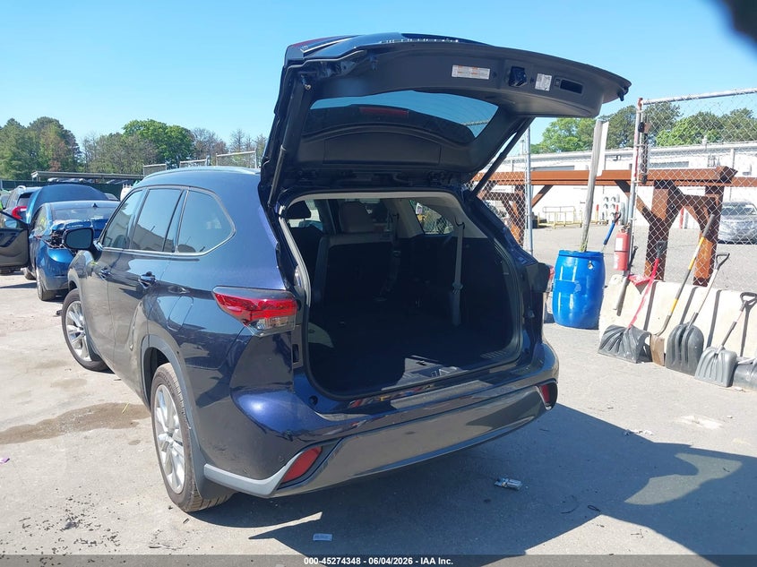 2022 Toyota Highlander VIN 5TDDZRBH8NS162476 IAAI salvage auction — RIGHT SIDE, Salvage Title, sold $15,400 on 2026-07-14 (photo 3)