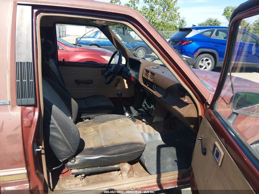 1986 Toyota Pickup VIN JT4RN50R9G0109863 IAAI salvage auction — NORMAL WEAR, Clear (Illinois), sold $1,400 on 2026-07-07 (photo 5)