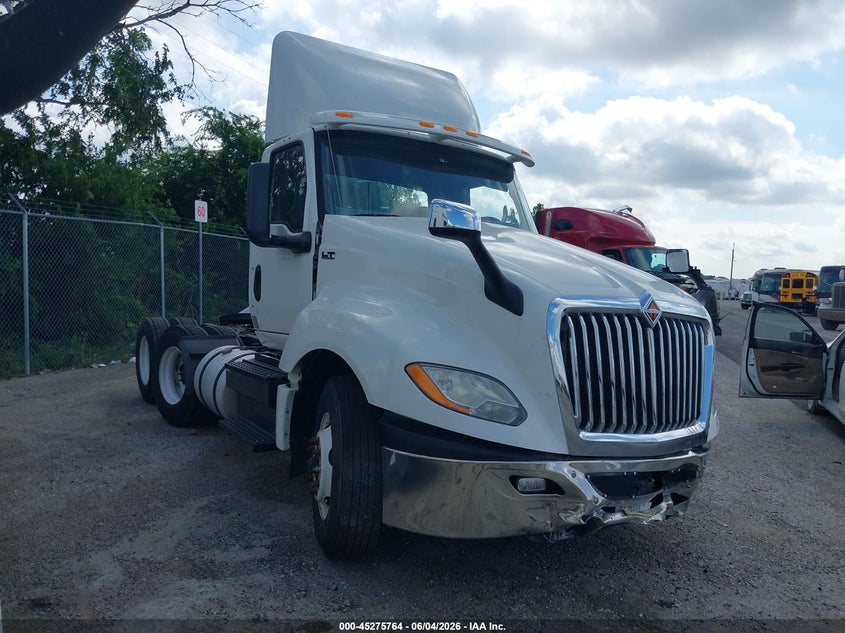 2019 International VIN 3HCDZAPR3KL539819 — IAAI salvage auction photo