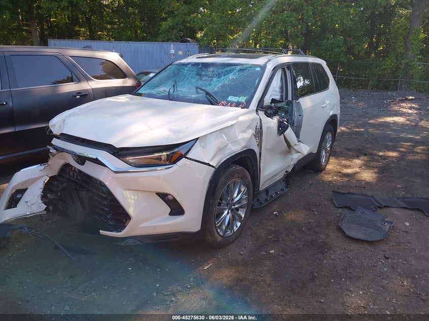 2024 Toyota Highlander VIN 5TDAAAB56RS025835 IAAI salvage auction — FRONT END, Salvage Title, sold $3,700 on 2026-07-21 (photo 2)
