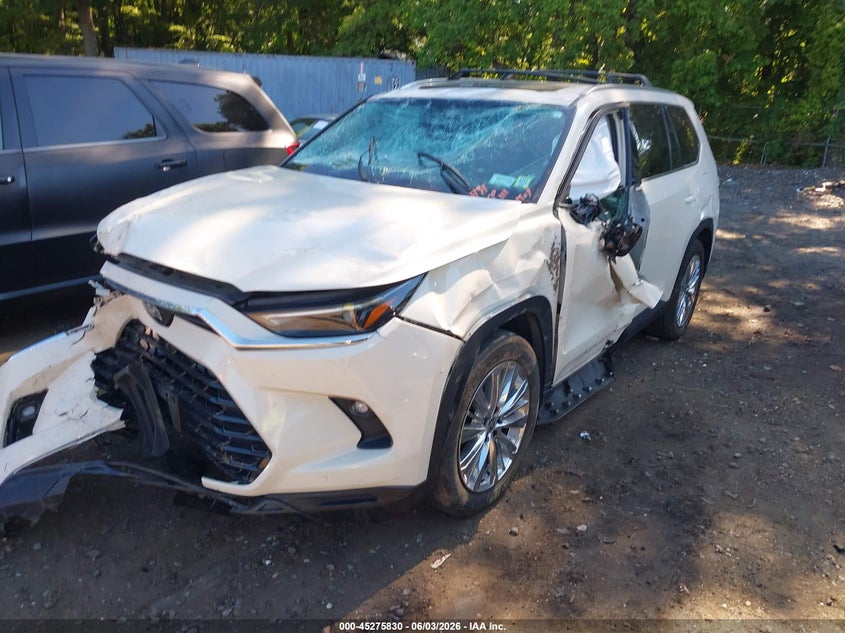 2024 Toyota Highlander VIN 5TDAAAB56RS025835 IAAI salvage auction — FRONT END, Salvage Title, sold $3,700 on 2026-07-21 (photo 6)