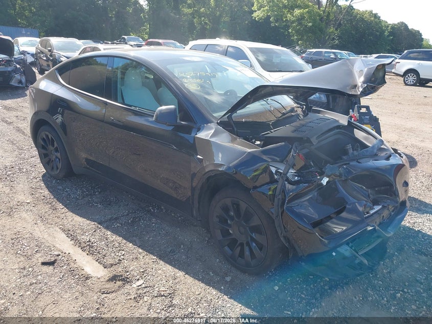 2024 Tesla Model y VIN 7SAYGDEE8RA219619 IAAI salvage auction — FRONT END, Salvage Title, sold $4,400 on 2026-07-28 (photo 1)