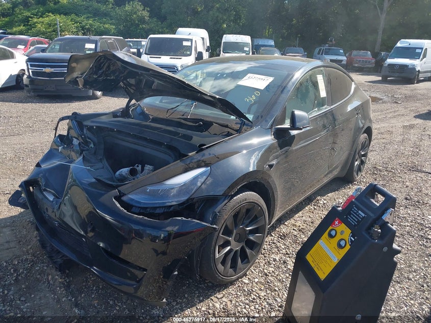 2024 Tesla Model y VIN 7SAYGDEE8RA219619 IAAI salvage auction — FRONT END, Salvage Title, sold $4,400 on 2026-07-28 (photo 2)