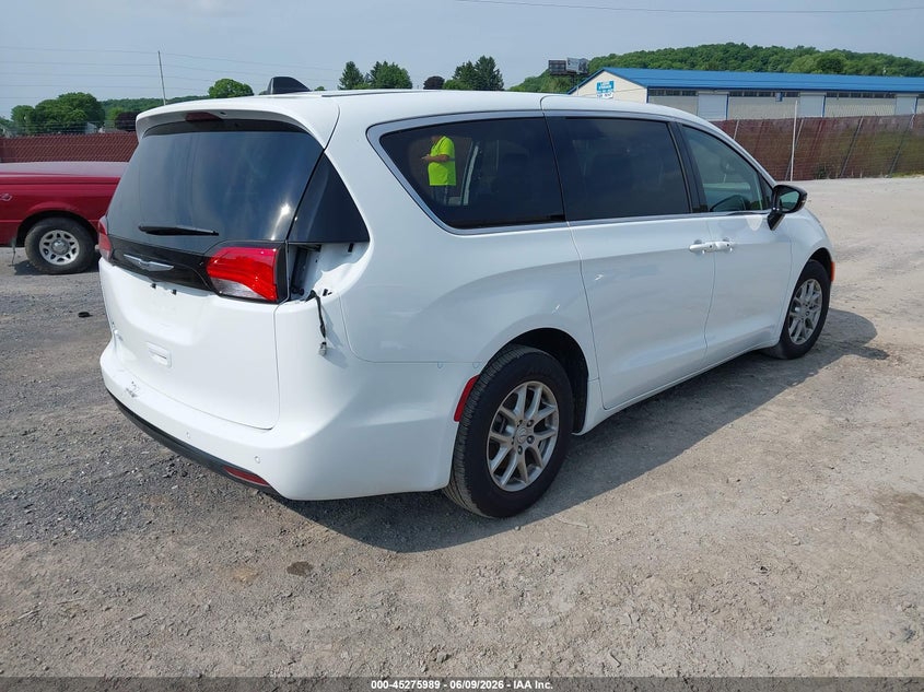 2026 Chrysler Voyager VIN 2C4RC1CG2TR261931 IAAI salvage auction — LEFT SIDE, Salvage Title, sold $11,500 on 2026-08-19 (photo 4)