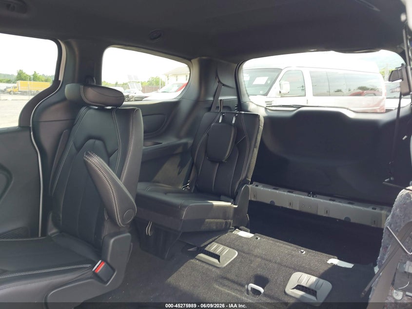2026 Chrysler Voyager VIN 2C4RC1CG2TR261931 IAAI salvage auction — LEFT SIDE, Salvage Title, sold $11,500 on 2026-08-19 (photo 8)