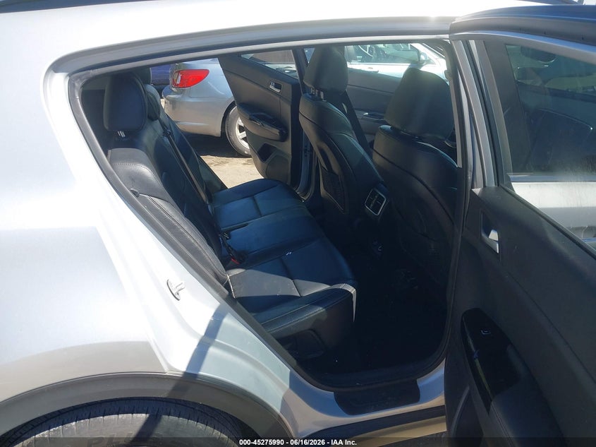 2018 Kia Sportage VIN KNDPNCAC2J7422631 IAAI salvage auction — RIGHT FRONT, Salvage - Greater Than 75% (Maryland), sold $2,500 on 2026-07-11 (photo 8)