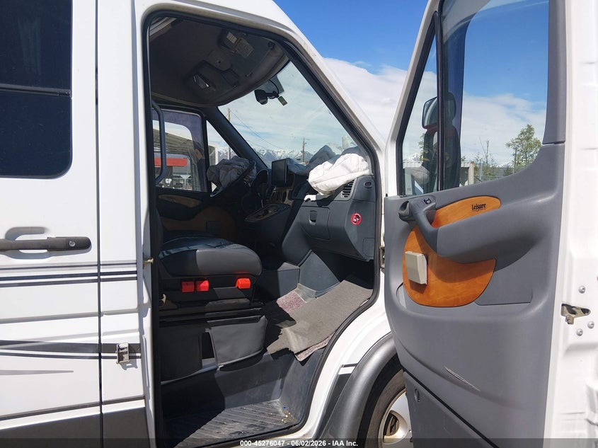 2006 Dodge Sprinter VIN WD0PD744465968095 IAAI salvage auction — FRONT END, Bill Of Sale (Alaska), sold $1,400 on 2026-07-11 (photo 5)