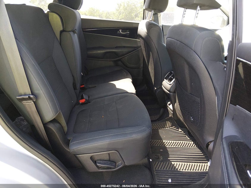 2019 Kia Sorento VIN 5XYPG4A36KG577459 IAAI salvage auction — RIGHT FRONT, Salvage Title, sold $800 on 2026-07-20 (photo 8)