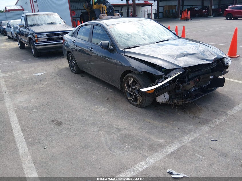 2025 Hyundai Elantra VIN KMHLM4DG1SU051370 IAAI salvage auction — FRONT END, Salvage Title, sold $4,800 on 2026-07-20 (photo 1)