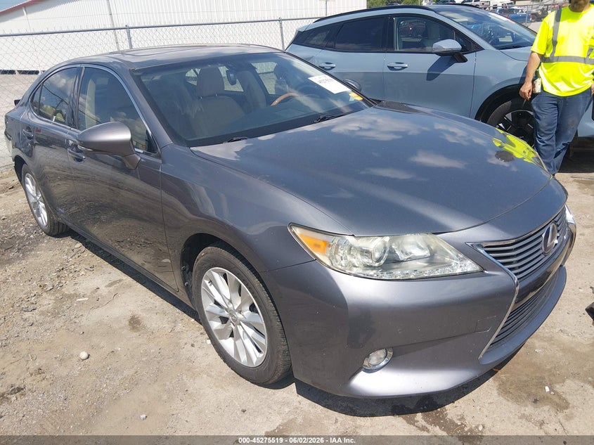 2014 Lexus ES VIN JTHBW1GG2E2059318 IAAI salvage auction — REAR END, Salvage (West Virginia), sold $4,650 on 2026-07-24 (photo 1)