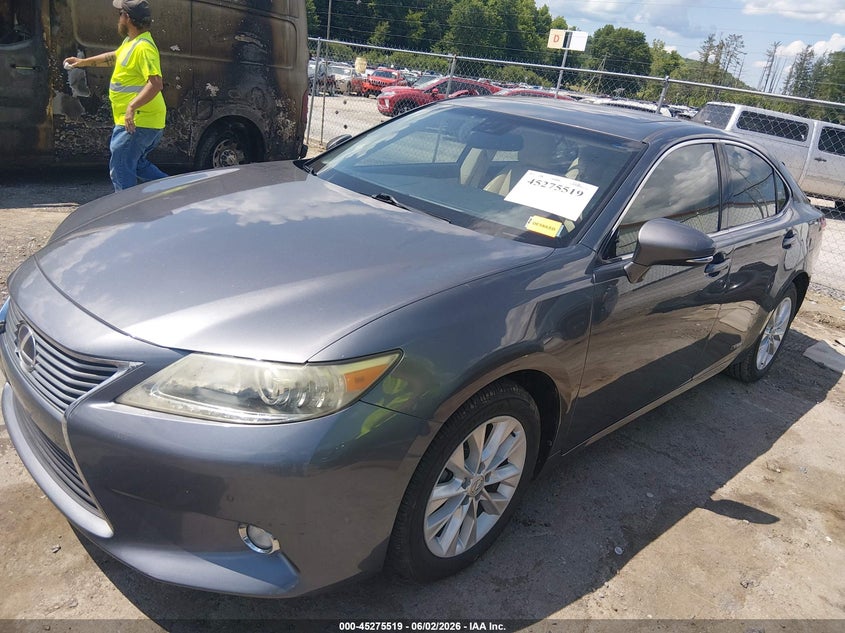 2014 Lexus ES VIN JTHBW1GG2E2059318 IAAI salvage auction — REAR END, Salvage (West Virginia), sold $4,650 on 2026-07-24 (photo 2)