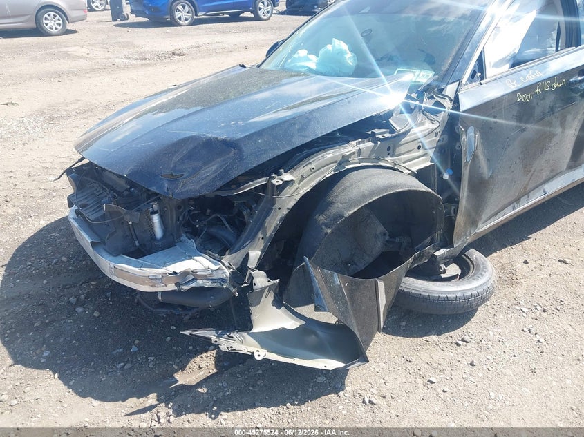 2018 Honda Accord VIN 1HGCV2F52JA027307 IAAI salvage auction — FRONT END, Salvage Title, sold $25 on 2026-08-19 (photo 6)
